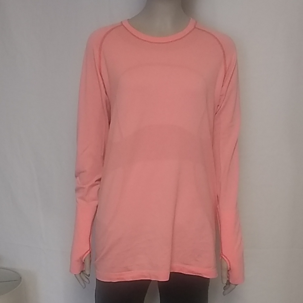 Women's LuLuLemon Swifly Tech Long Sleeve Crew
